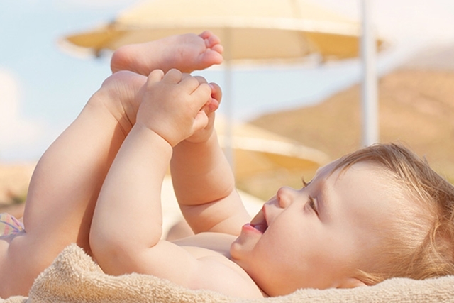 赤ちゃんが舐めても大丈夫な日焼け止めの選び方とおすすめ3選